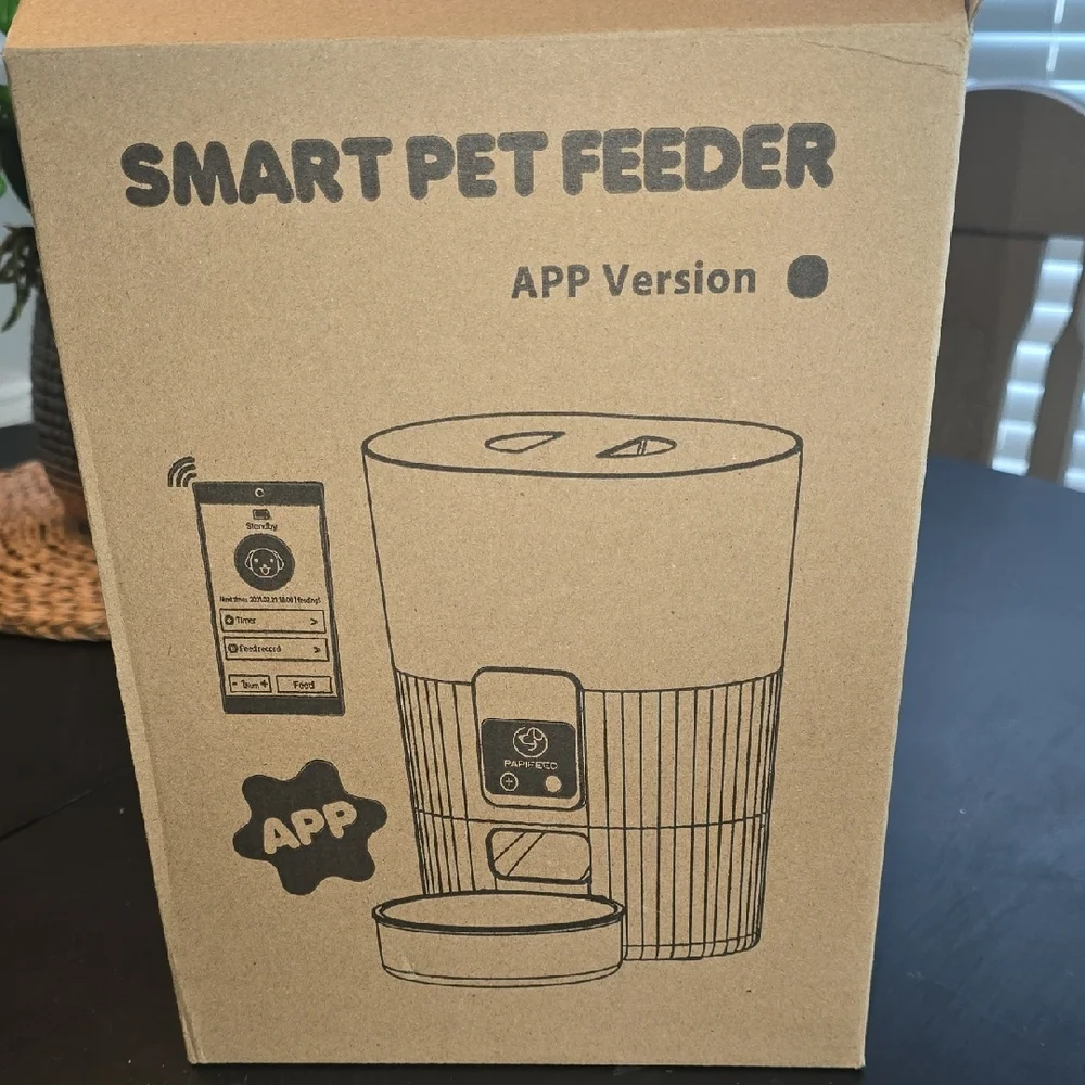 Black Automatic Feeder for Small Pets